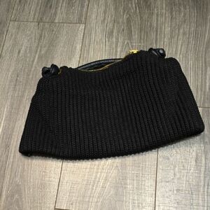 Elegant Black Knit Clutch. Exelent Used Conditon.